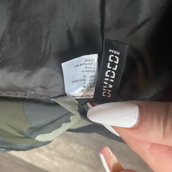 H&M Camo Puffer Cropped Jacket - Picture 3 of 5